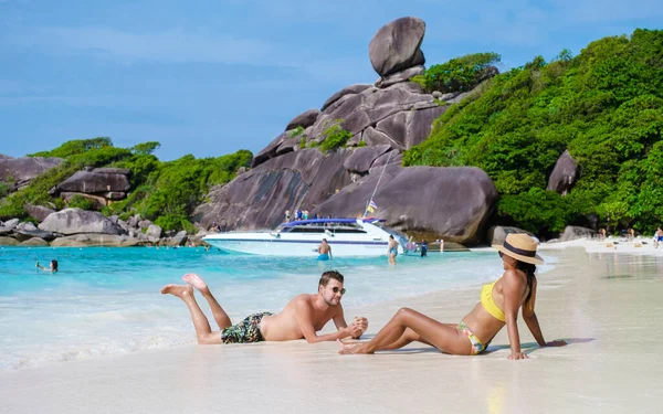 Ein Paar Männer Und Frauen Sonnen Sich Strand Der Similan — Stockfoto