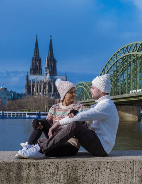 Couple Voyage Cologne Allemagne Pendant Hiver Europe Hommes Femmes Bord — Photo