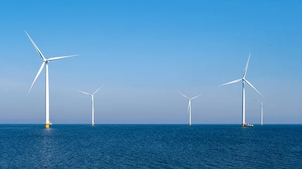 欧洲风力涡轮机发电转换风车公园 — 图库照片
