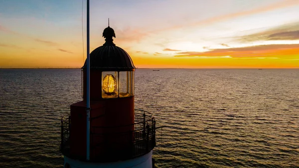 オランダの晴れた日のウルクの灯台 — ストック写真