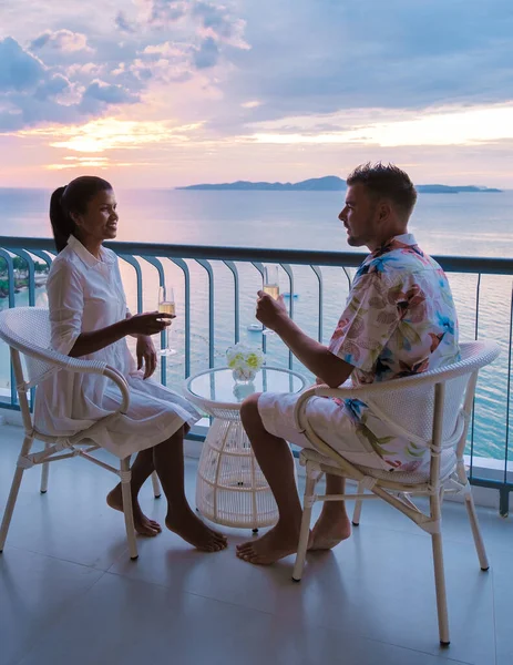 Couple Men Women Drinking Cocktails Balcony Hotel Pattaya Thailand Sunset — Stock Photo, Image