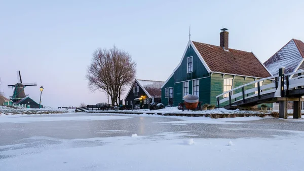 Схід Сонця Вітряк Заансе Шанс Взимку Сніговим Ландшафтом Селі Голландія — стокове фото
