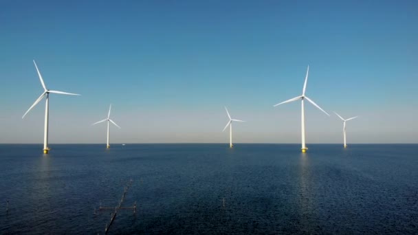 Ветряные Мельницы Море Генерирующие Зеленую Энергию Нидерландах Noordoostpolder Flevoland — стоковое видео