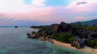 Anse Source dArgent, La Digue Seychelles, tropikal sahil Anse Source dArgent, La Digue Seychelles.