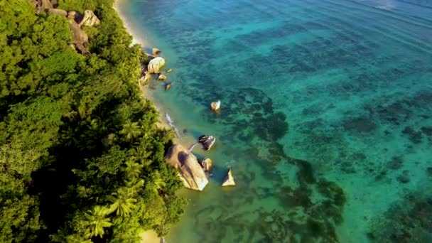 昂斯之源达金特海的巨型花岗岩岩石是塞舌尔最美丽的海滩 塞舌尔 拉迪古岛 — 图库视频影像