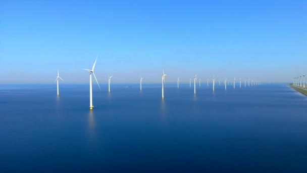 Offshore Windmolenpark Een Blauwe Lucht Windmolenpark Oceaanlucht Met Windturbine Flevoland — Stockvideo