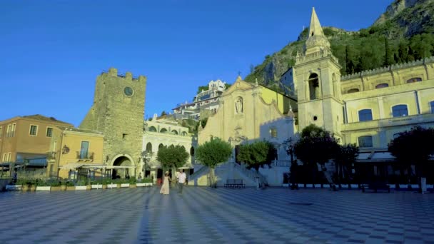 Pareja Vacaciones Isla Italiana Sicilia Taormina Sicilia Belvedere Taormina Iglesia — Vídeo de stock