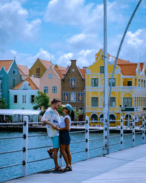 Curaçao Antilles Néerlandaises Heureux Couple Femmes Asiatiques Les Hommes Caucasiens — Photo