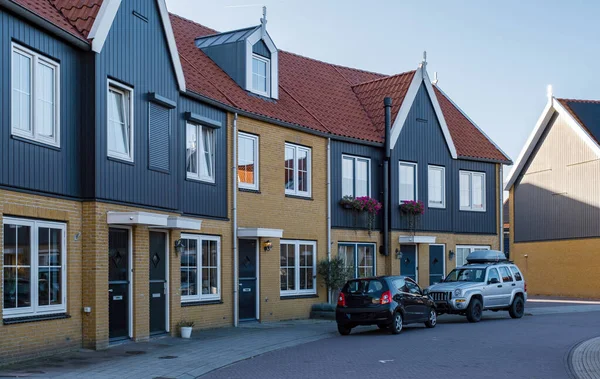 Голландские Пригороды Современными Семейными Домами Недавно Построенные Современные Семейные Дома — стоковое фото