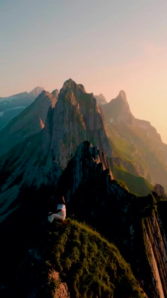 Zachód Słońca Ebenalp Grzbietu Górskiego Schafler Szwajcarski Alpstein Appenzell Szwajcaria — Wideo stockowe