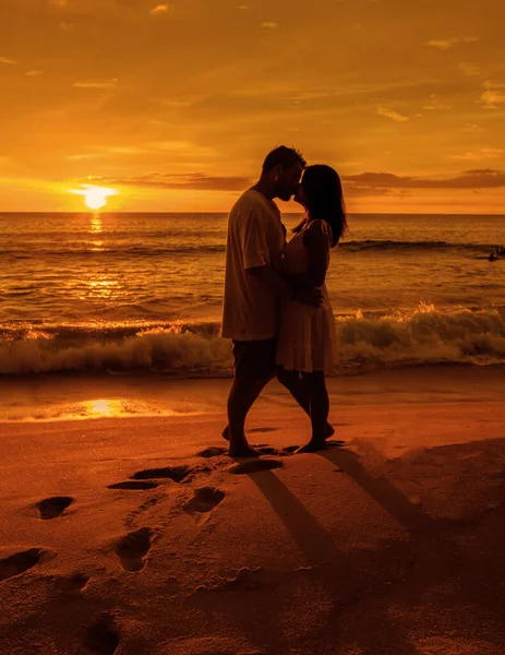 Couple Watching Sunset Beach Phuket Thailand Men Women Sunset Beach — Photo
