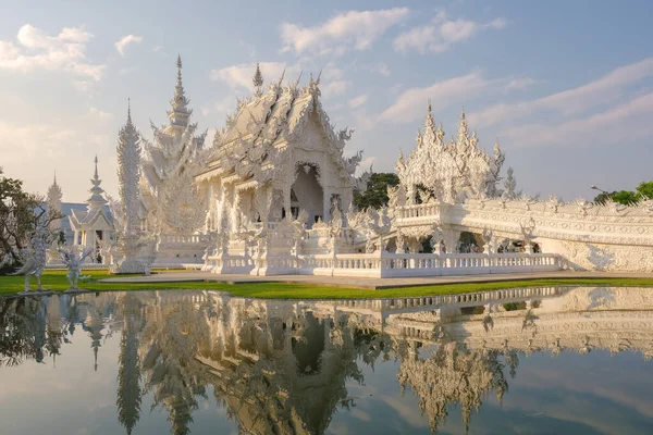 Beyaz Tapınak Gün Batımı Chiang Rai Tayland Wat Rong Khun — Stok fotoğraf