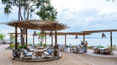 Pattaya Tayland Aralık 2022, Pattaya Tayland 'daki Oksijen Sahil Vahası Kafe Restoranı manzaralı..