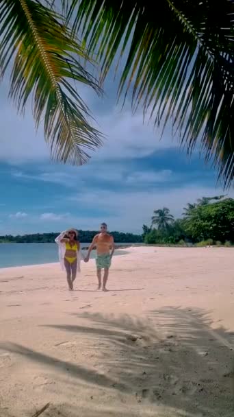 Couple Trip Tropical Island Koh Kham Koh Chang Archipelago Trat — Stockvideo