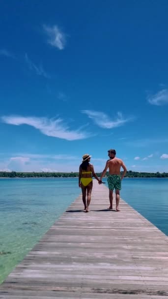 Couple Men Women Trip Tropical Island Koh Kham Koh Chang — Stockvideo