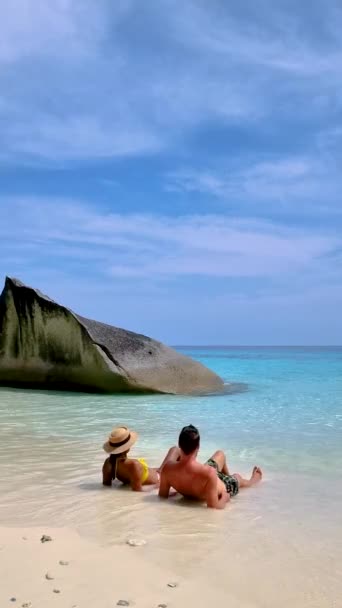 Couple White Men Asian Women Relaxing Beach Tropical Island Similan — Stok video
