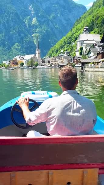 Men Boat Lake Postcard View Famous Hallstatt Mountain Village Austrian — Stock video