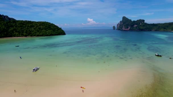 View Turqouse Colored Ocean Longtail Boats Koh Phi Phi Don — Video Stock