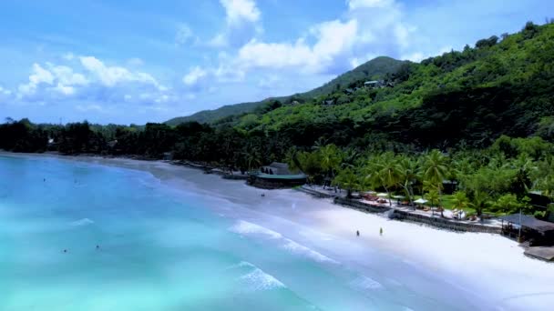 Seychelles Tropical Island Praslin White Beach Tropical Palm Trees Drone — Stockvideo