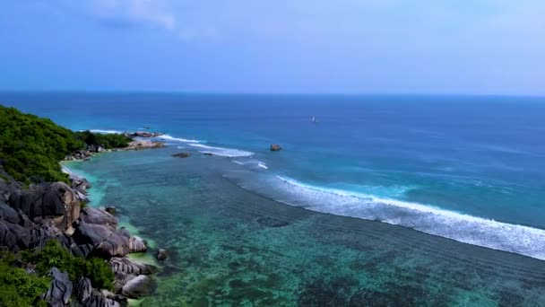 Пляж Digue Island Seychelles Высоты Птичьего Полета — стоковое видео