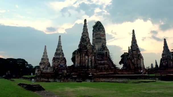 アユタヤ県のワット チャイワタナラム寺院の古い遺跡とパゴダ タイのアユタヤ歴史公園 — ストック動画