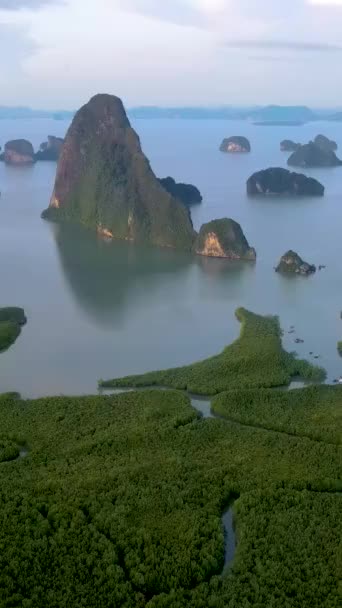 泰国Phangnga湾Sametnangshe Phangnga的无人机俯瞰 Phangnga湾Samethnagshe的日出 — 图库视频影像