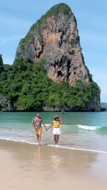 Couple Men Women Tropical White Beach Thailand Railay Beach Krabi — Stock video