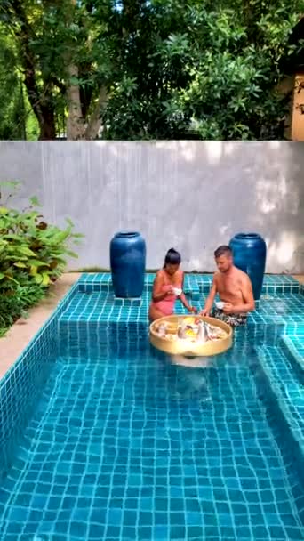 Couple Men Woman Having Breakfast Pool Luxury Vacation Pool Villa — Stock videók