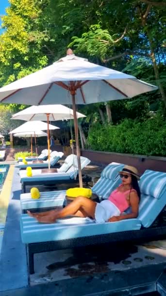 Asian Women Relaxing Swimming Pool Beach Bed Vacation Relaxing Chair — Stock videók