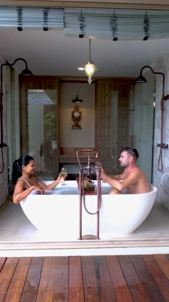 Couple Man Women Bathtub Luxury Vacation Couple Relaxing Bath — Stok video