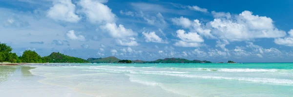 White Tropical Beach Turquoise Colored Ocean Anse Volbert Beach Praslin — Zdjęcie stockowe