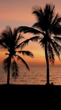 Akşam Pattaya Tayland sahilinde gün batımı