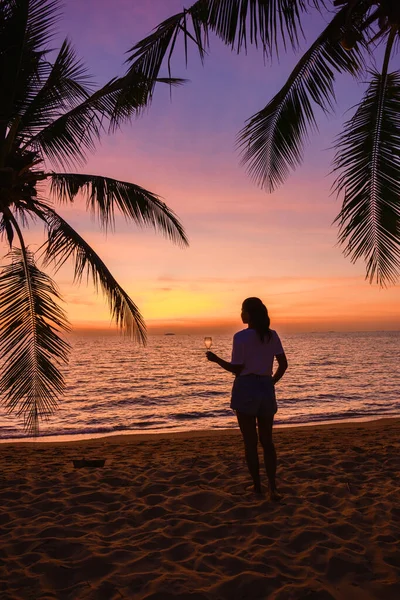 Woman Drinking Wine Watching Sunset Beach Pattaya Thailand Evening — Stock Photo, Image
