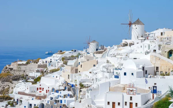 Oia Santorini Griekenland Een Zonnige Dag Zomer Met Witgekalkte Huizen — Stockfoto