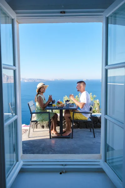 Couple Vacances Santorin Grèce Les Hommes Les Femmes Village Grec — Photo