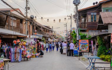 Chiang Khan Köyü Kuzey Doğu Tayland Şubat 2023 Tayland 'da Mekong nehri kıyısında ahşap evleri olan geleneksel bir köy.