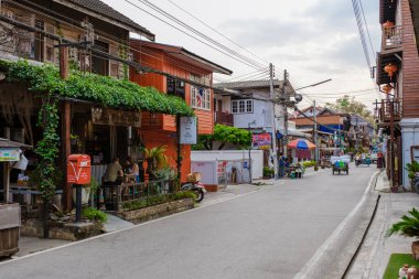 Chiang Khan Köyü Kuzey Doğu Tayland Şubat 2023 Tayland 'da Mekong nehri kıyısında ahşap evleri olan geleneksel bir köy.