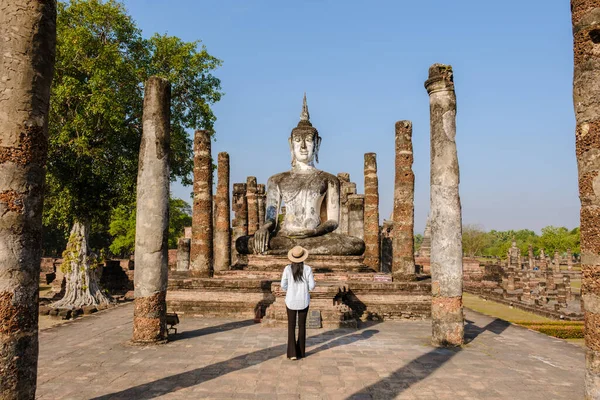 Şapkalı Asyalı Kadınlar Wat Mahathat Sukhothai Eski Şehri Tayland Ziyaret — Stok fotoğraf