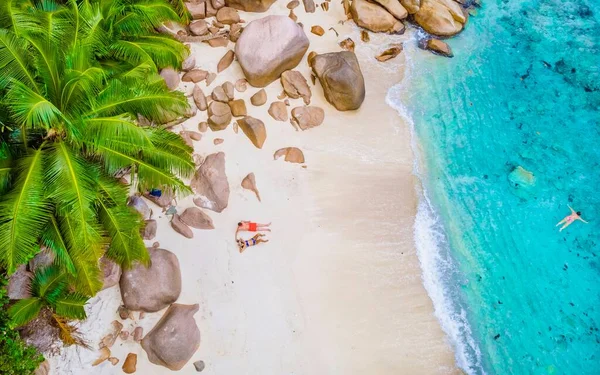 Drone View Anse Lazio Beach Praslin Island Seychelles Couple Men — Zdjęcie stockowe