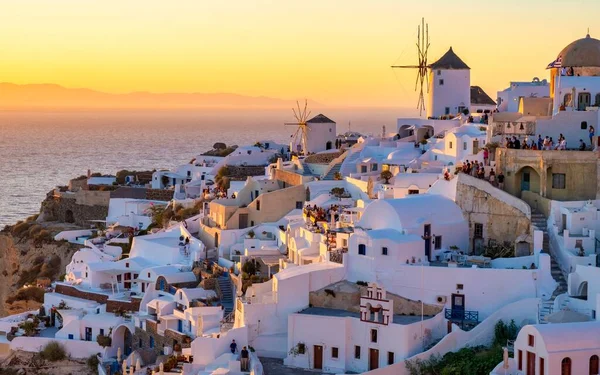 Weiße Kirchen Und Blaue Kuppeln Meer Von Oia Santorini Griechenland — Stockfoto