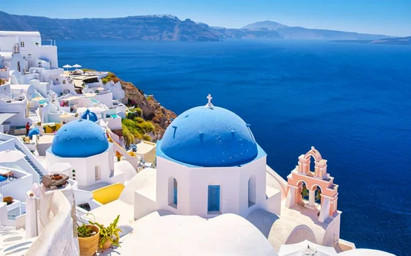 White Churches Blue Domes Ocean Oia Santorini Greece Traditional Greek — Zdjęcie stockowe
