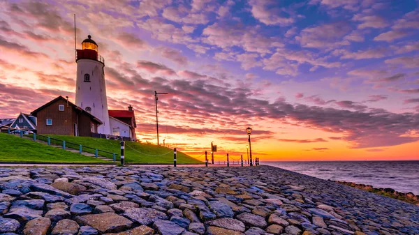 Hollanda 'da gün batımında Urk Hollanda Deniz Feneri.