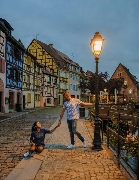 Colmar Alsace Fransa Petite Venedik Birkaç Erkek Kadın Geleneksel Yarı — Stok fotoğraf