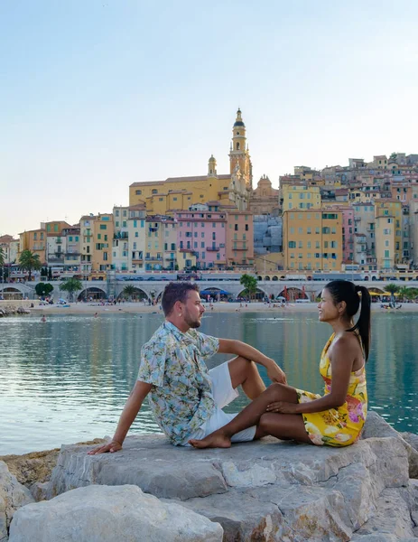 Menton Frankrijk Echtpaar Mannen Vrouw Vakantie Aan Cote Azur Frankrijk — Stockfoto
