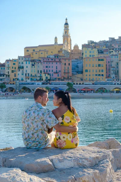 Menton Frankrijk Mannen Vrouwen Vakantie Aan Cote Azur Frankrijk Gezicht — Stockfoto