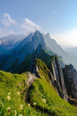 Schaeffler dağ sırtı İsviçre Alpstein, Appenzell İsviçre, Berggasthaus Schafler 'ın muhteşem Schaeffler zirvesi., 