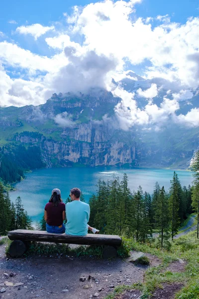 Couple Men Women Visiting Oeschinensee Lake Wonderful Outdoor Scene Swiss — Stock Photo, Image