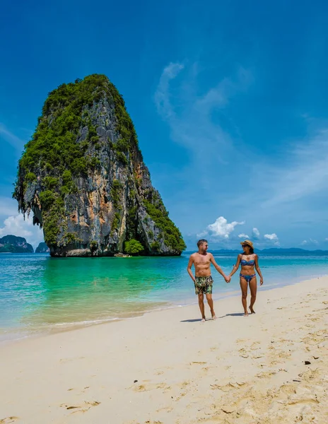 Railay Beach Krabi Thailand Tropical Beach Railay Krabi Couple Men — 스톡 사진