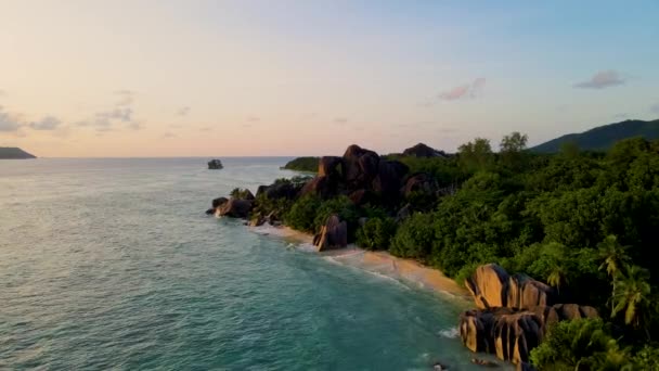 Stranden Anse Source Dargent Digue Seychellerna Tropisk Strand Vid Solnedgången — Stockvideo