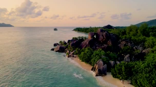Stranden Anse Source Dargent Digue Seychellerna Tropisk Strand Vid Solnedgången — Stockvideo